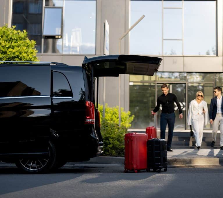 van-avec-chauffeur-prive-1024x683